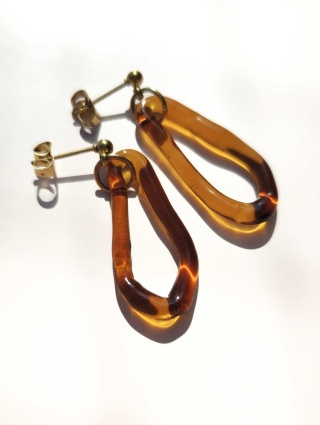 Długie bursztynowe kolczyki "Amorphic"