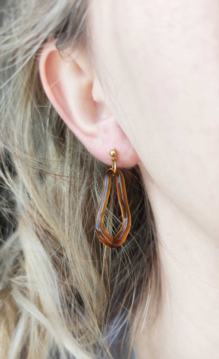 Długie bursztynowe kolczyki "Amorphic"