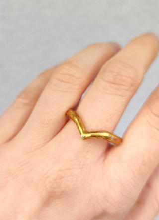 Pierścionek "Fala V" ze złotem