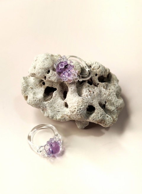 Pierścionek "Nereida" fiolet neodymowy