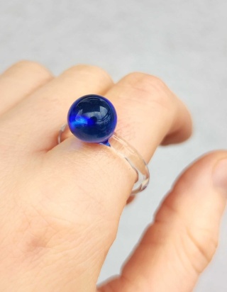 Pierścionek z niebieską kulką xxl